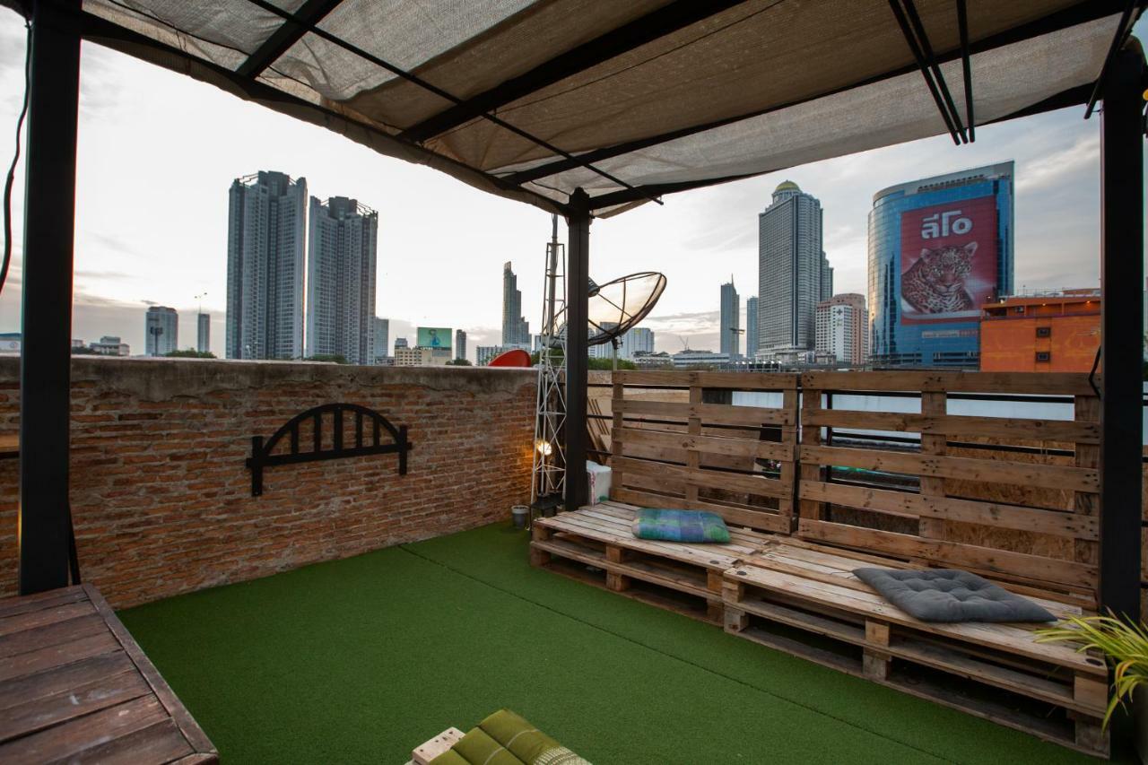 The Bridge Hostel Bangkok Exterior photo