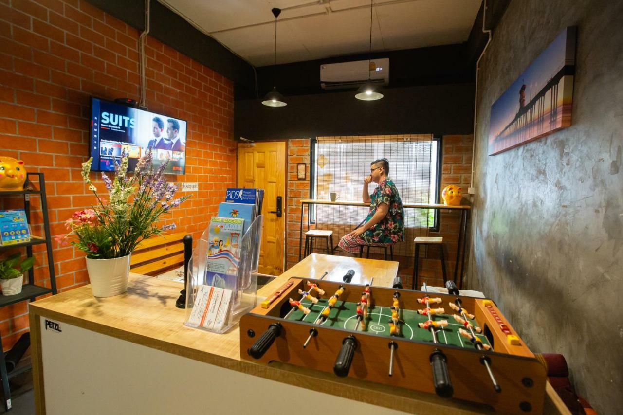 The Bridge Hostel Bangkok Exterior photo