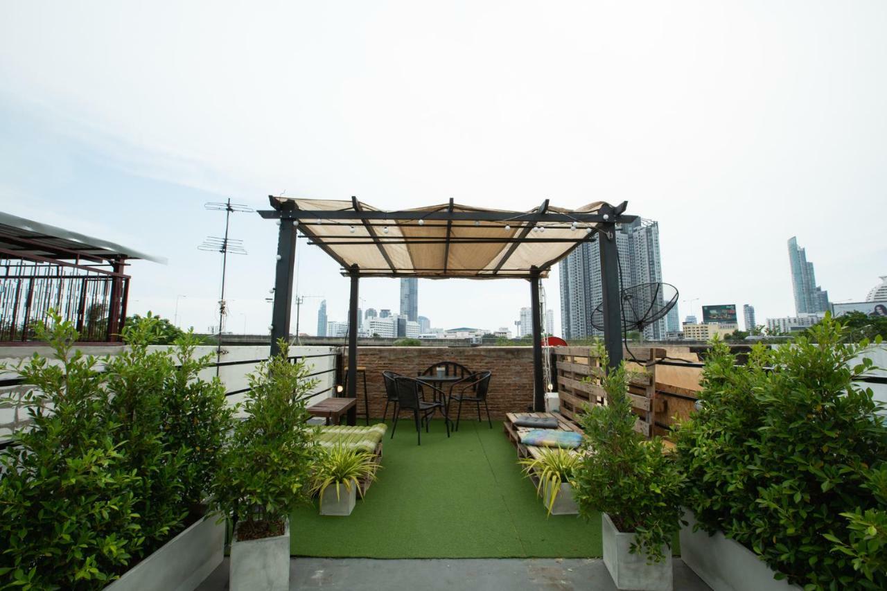 The Bridge Hostel Bangkok Exterior photo
